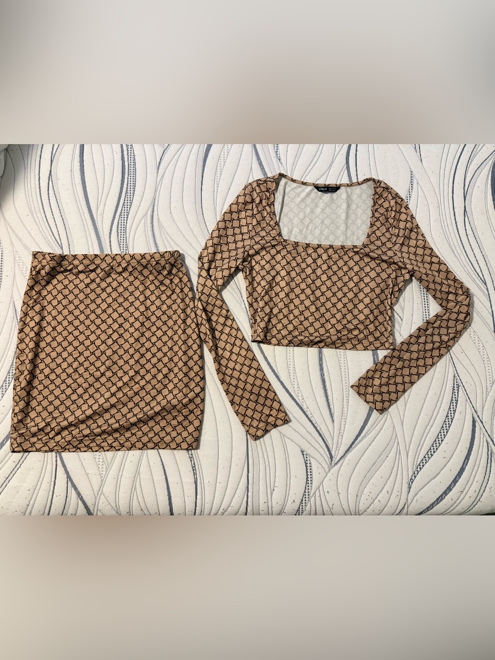 SHEIN Brown Geometric Long Sleeve Crop Top & Skirt Set
